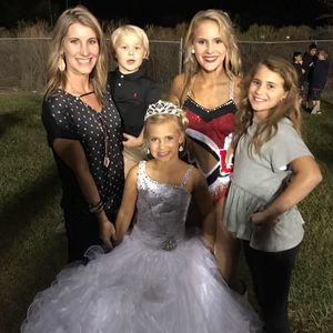 Meet your Posher, Kelli